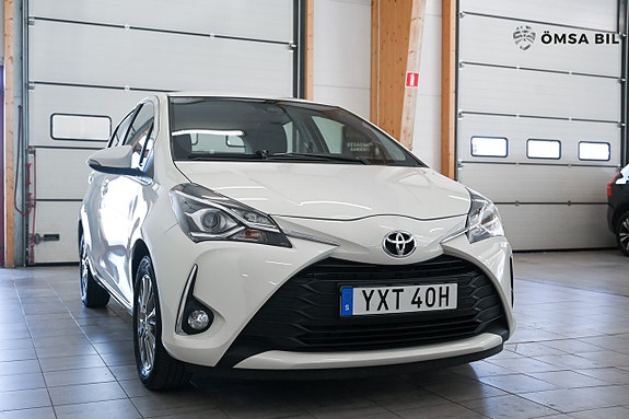 Toyota Yaris 3 of 5