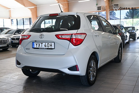 Toyota Yaris 4 of 5