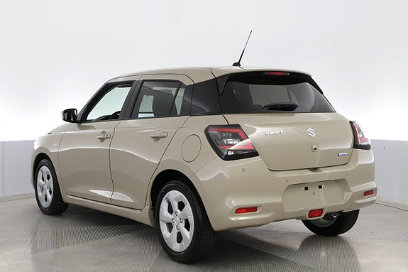 Suzuki Swift 3 of 5
