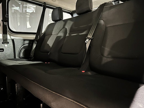 Renault Trafic 12 of 22