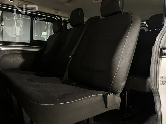 Renault Trafic 13 of 22