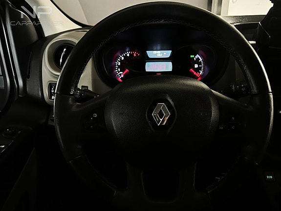Renault Trafic 10 of 22