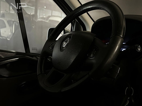 Renault Trafic 9 of 22