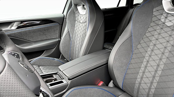 Volkswagen Passat 8 of 12