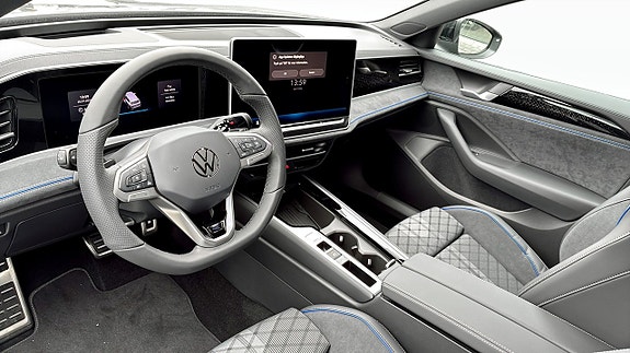 Volkswagen Passat 7 of 12