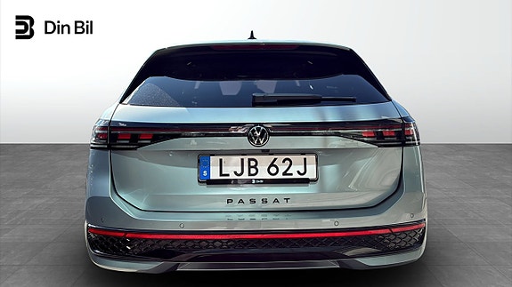 Volkswagen Passat 5 of 12