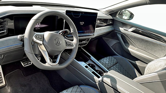 Volkswagen Passat 7 of 12