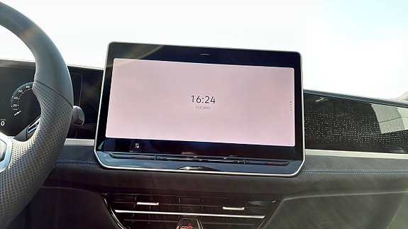 Volkswagen Passat 9 of 12
