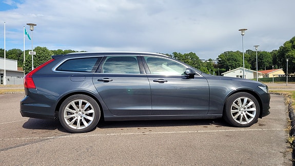 Volvo V90 3 of 5