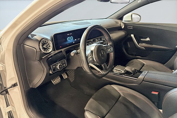 Mercedes-Benz A250 e 10 of 17