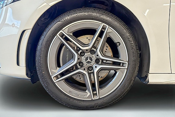 Mercedes-Benz A250 e 7 of 17