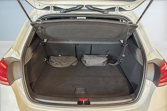 Mercedes-Benz A250 e 17 of 17