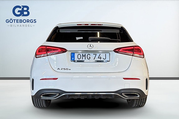 Mercedes-Benz A250 e 5 of 17