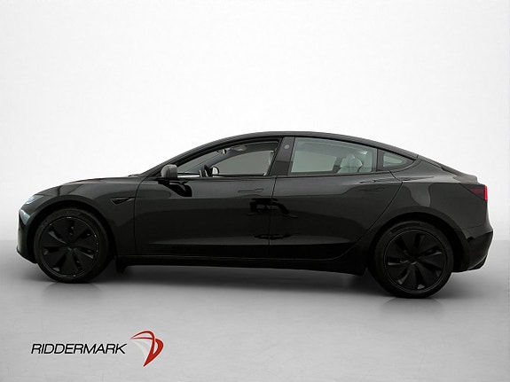Tesla Model 3 5 of 5