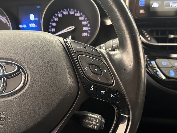 Toyota C-HR 16 of 27