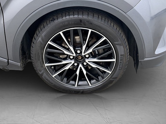 Toyota C-HR 27 of 27