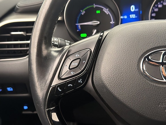 Toyota C-HR 14 of 27