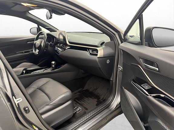 Toyota C-HR 21 of 27