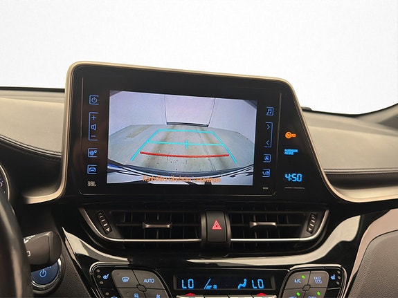 Toyota C-HR 17 of 27