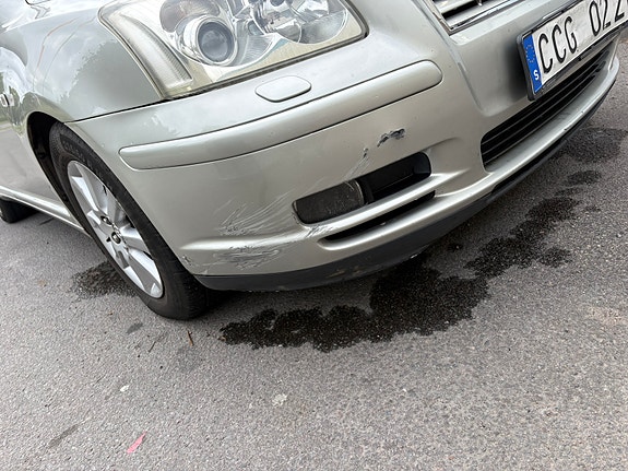 Toyota Avensis 3 of 5