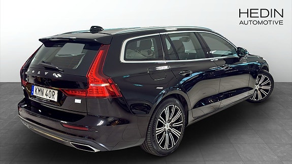 Volvo V60 2 of 5