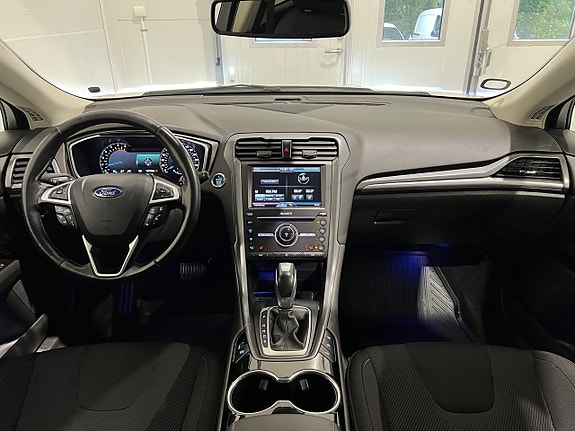 Ford Mondeo 15 of 25