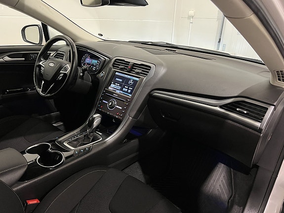 Ford Mondeo 14 of 25