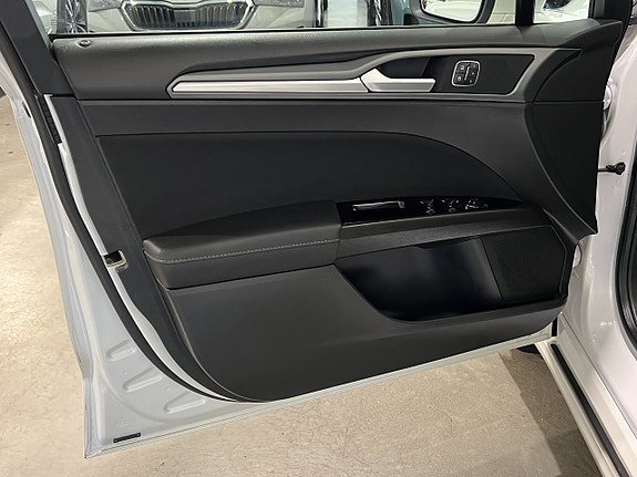 Ford Mondeo 8 of 25