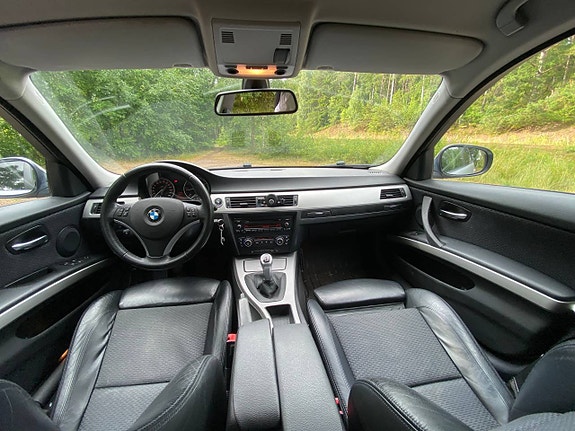 BMW 320d 5 of 7