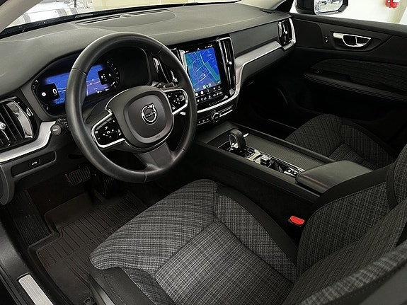 Volvo V60 Cross Country 12 of 23