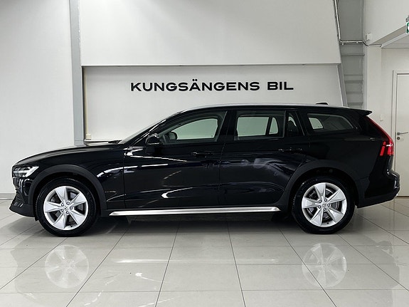 Volvo V60 Cross Country 4 of 5