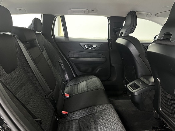 Volvo V60 Cross Country 16 of 23