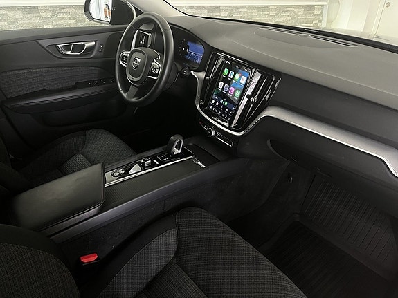 Volvo V60 Cross Country 13 of 23