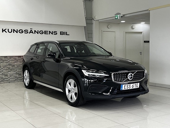 Volvo V60 Cross Country 6 of 23