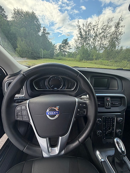Volvo V40 7 of 8