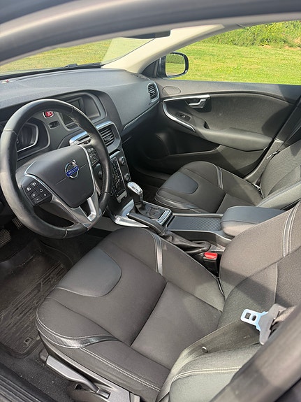 Volvo V40 5 of 8