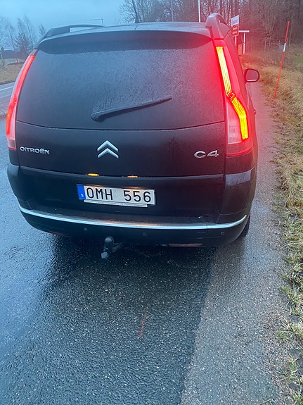 Citroen Grand C4 Picasso 2 of 4