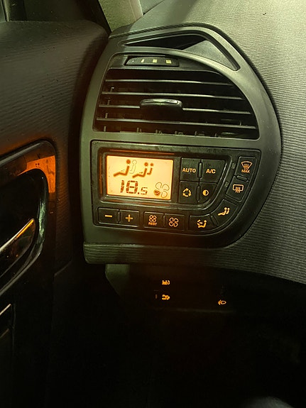 Citroen Grand C4 Picasso 3 of 4