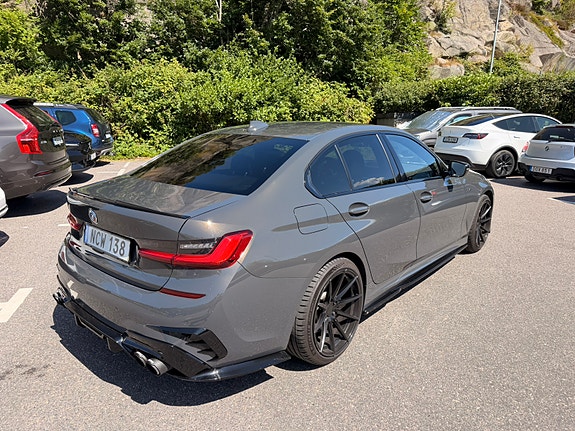 BMW 330i 7 of 13