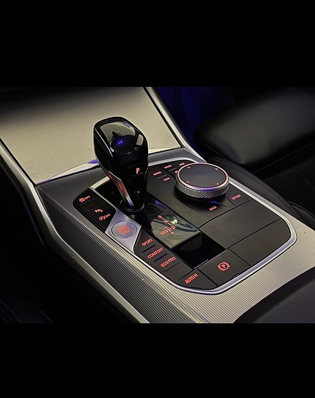 BMW 330i 11 of 13