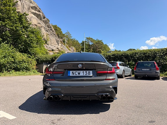 BMW 330i 6 of 13