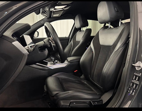 BMW 330i 9 of 13