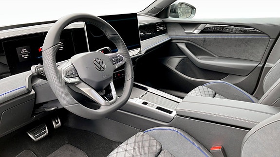 Volkswagen Passat 7 of 12