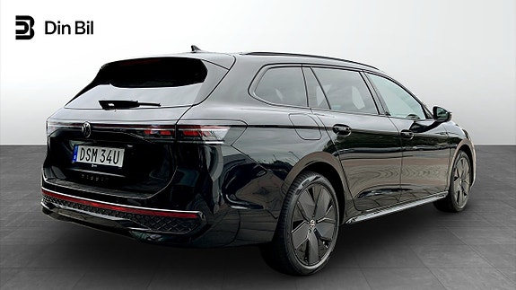 Volkswagen Passat 3 of 12