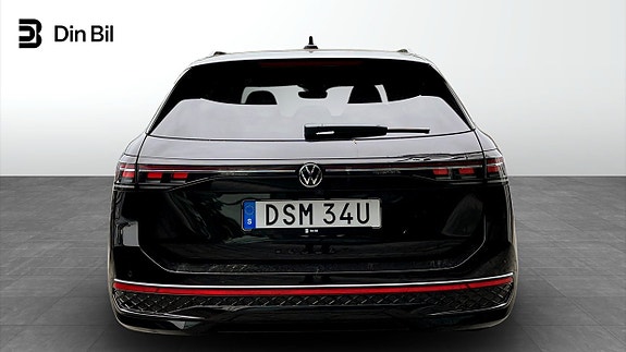 Volkswagen Passat 5 of 12