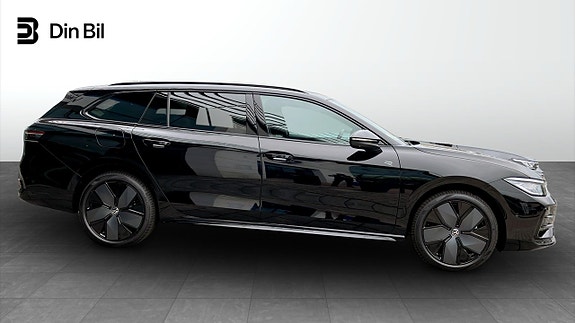 Volkswagen Passat 2 of 12