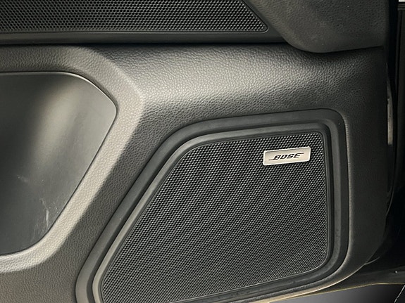 Porsche Macan S 15 of 30