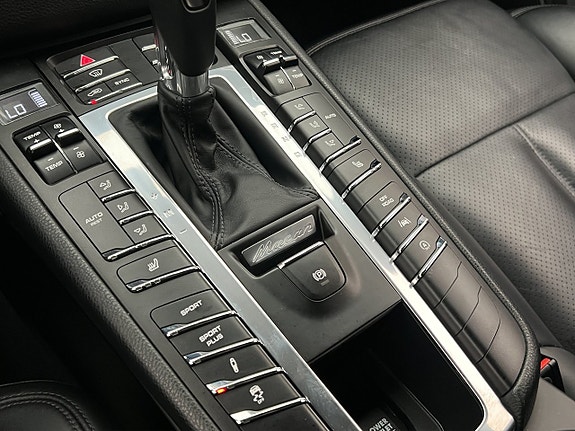 Porsche Macan S 28 of 30