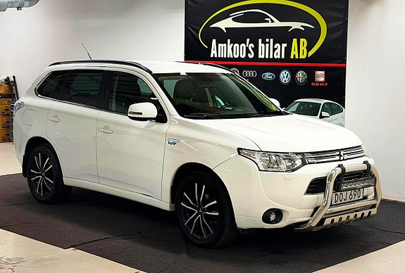 Mitsubishi Outlander 2 of 5