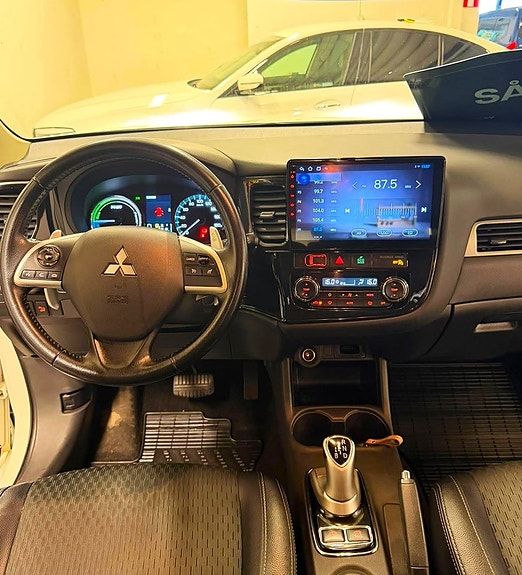 Mitsubishi Outlander 12 of 19